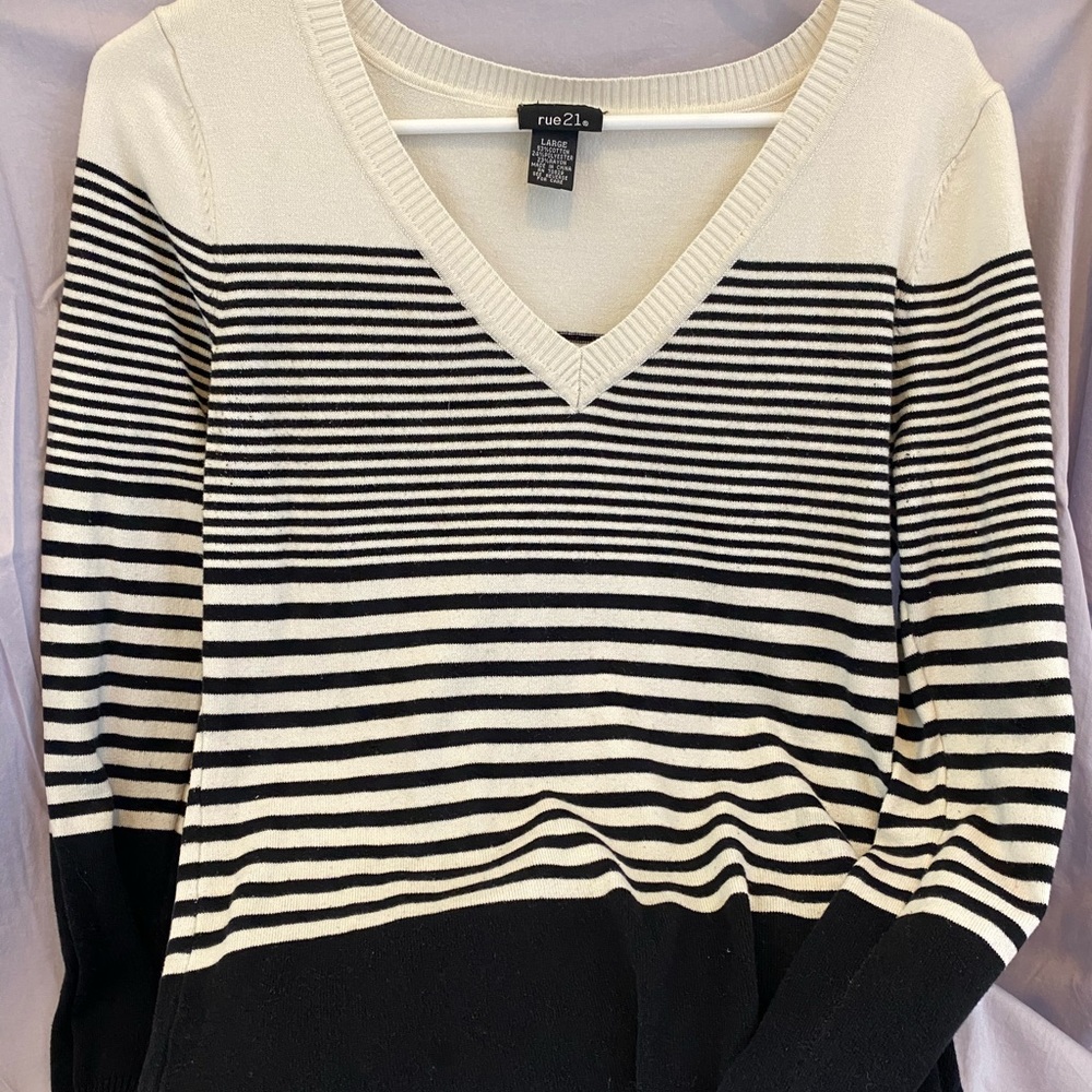 Mid length sweater